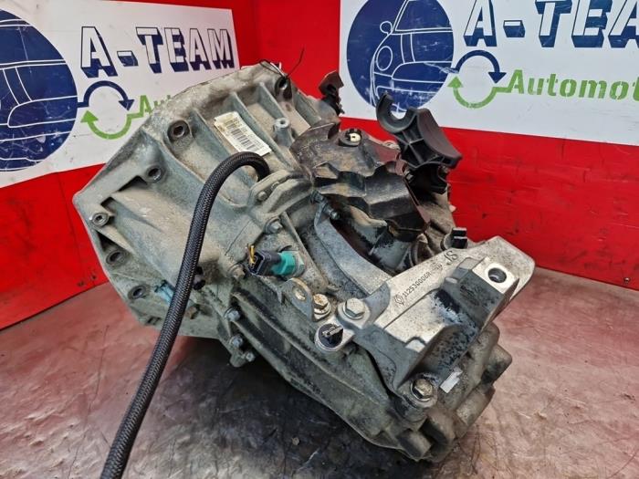Versnellingsbak van een Renault Megane III Grandtour (KZ) 1.5 dCi 110 2013