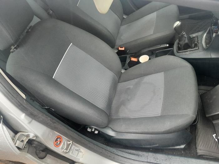 FORD Fiesta 5 generation (2001-2010) Front Right Seat 24587045