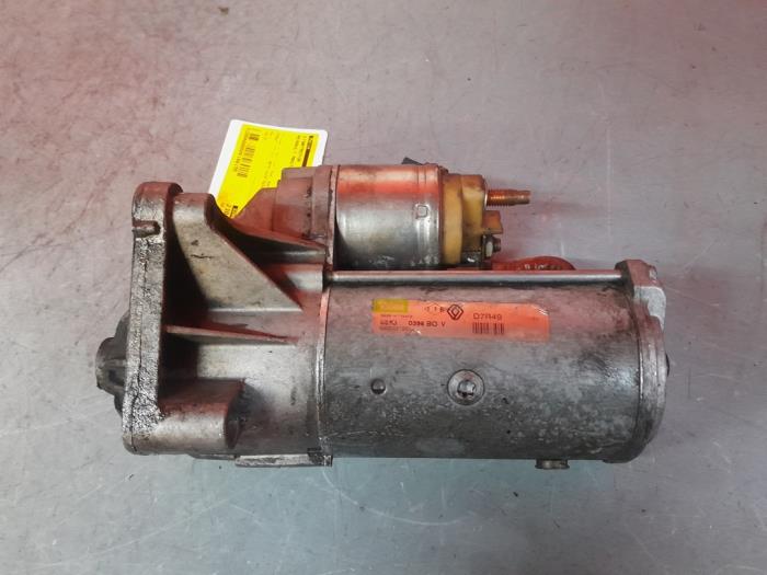 Startmotor van een Renault Master II (FD/HD) 1.9 dCi 2002