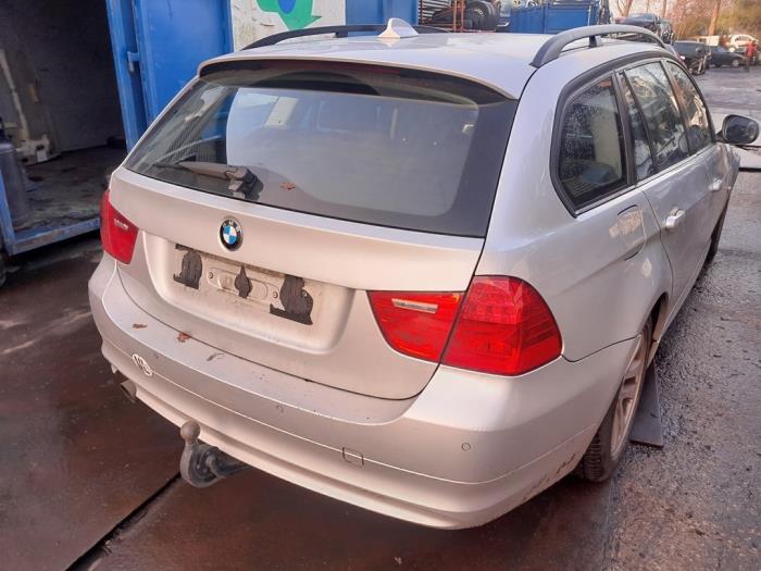 BMW 3 Series E90/E91/E92/E93 (2004-2013) Galinio dangčio (bagažinės) valytuvo varikliukas 61627208602 24542768