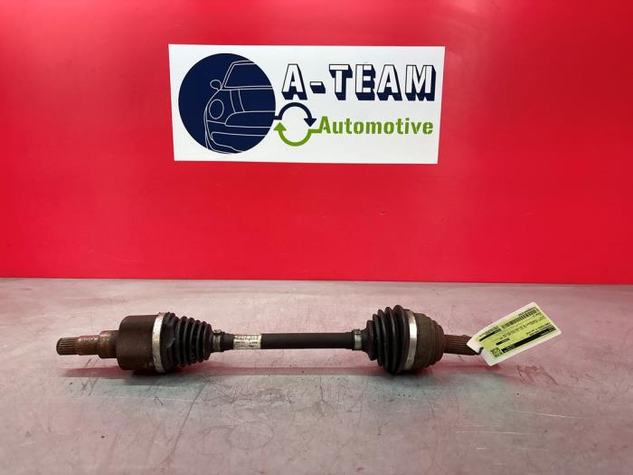 Gebruikte Aandrijfas links-voor Ford Fiesta 7 1.0 EcoBoost 12V 100 Prijs € 69,99 Margeregeling aangeboden door A-Team Automotive