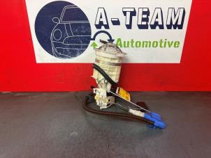 Gebruikte Benzinepomp BMW Mini One/Cooper (R50) 1.6 16V Cooper Prijs € 49,99 Margeregeling aangeboden door A-Team Automotive