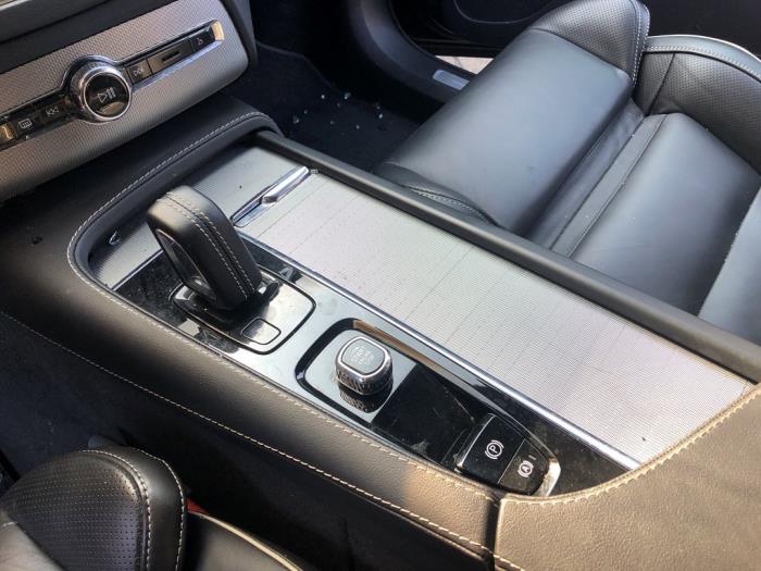 Gebruikte Handrem schakelaar Volvo XC90 II 2.0 T8 16V eAWD Prijs op aanvraag aangeboden door A-Team Automotive