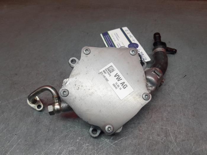 Vacuumpomp (Benzine) van een Audi RS 6 Avant (C7) 4.0 V8 TFSI 32V 2014