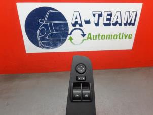 Gebruikte Raam schakelaar elektrisch Fiat Grande Punto (199) 1.2 Prijs € 29,99 Margeregeling aangeboden door A-Team Automotive Rotterdam