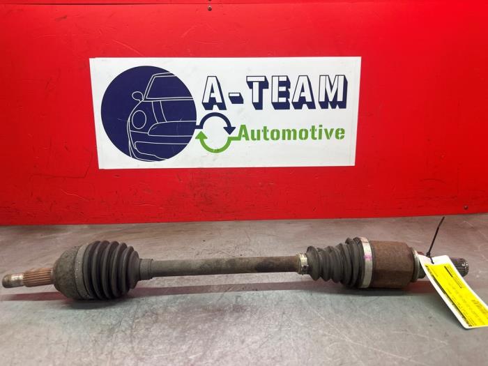 Gebruikte Steekas links-voor Renault Clio III (BR/CR) 1.5 dCi FAP Prijs € 29,99 Margeregeling aangeboden door A-Team Automotive