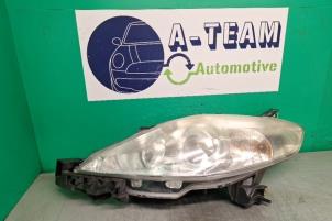 Gebruikte Koplamp links Mazda 5 (CR19) 1.8i 16V Prijs € 49,99 Margeregeling aangeboden door A-team Automotive