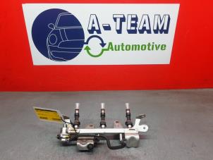 Gebruikte Injector brug Renault Clio IV (5R) 0.9 Energy TCE 90 12V Prijs € 39,99 Margeregeling aangeboden door A-Team Automotive
