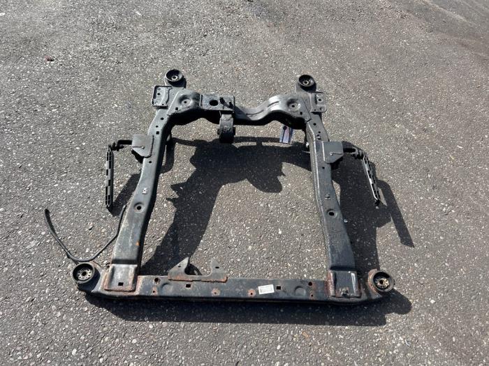 Subframe van een Chevrolet Cruze (305) 1.6 16V VVT 2011