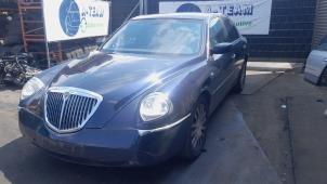 Gebruikte Koplamp links Lancia Thesis (841) 3.0 V6 24V Prijs op aanvraag aangeboden door A-team Automotive