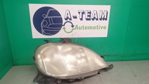 Gebruikte Rechter Koplamp Mercedes ML I (163) 320 3.2 V6 18V Autom. Prijs € 149,99 Margeregeling aangeboden door A-team Automotive