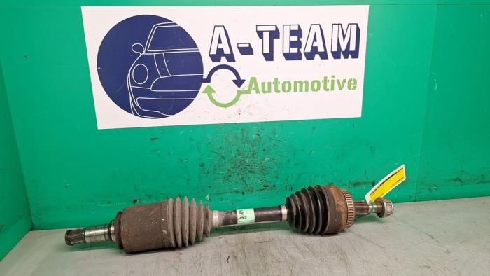 Gebruikte Aandrijfas links-voor Mercedes ML I (163) 320 3.2 V6 18V Autom. Prijs € 74,99 Margeregeling aangeboden door A-team Automotive
