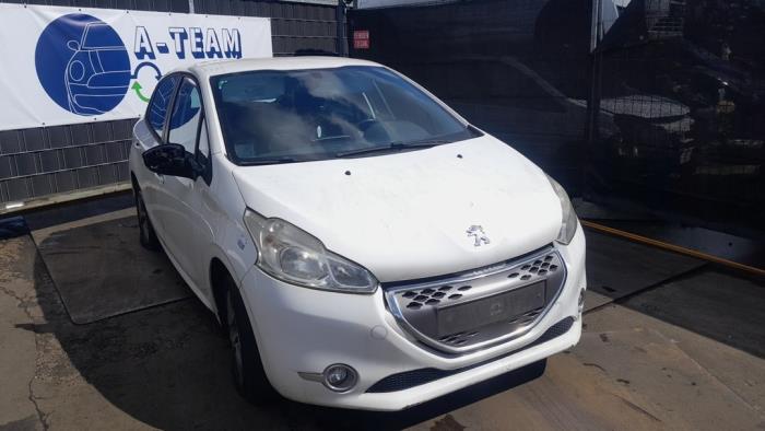 Gebruikte Steekas rechts-voor Peugeot 208 I (CA/CC/CK/CL) 1.4 HDi Prijs € 24,99 Margeregeling aangeboden door A-Team Automotive