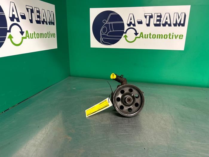 Gebruikte Stuurpomp Ford Focus 1 1.6 16V Prijs € 49,99 Margeregeling aangeboden door A-team Automotive