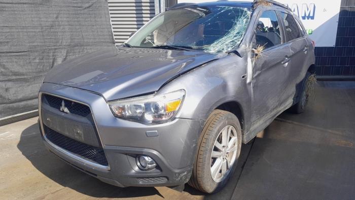 Versnellingsbak van een Mitsubishi ASX 1.6 MIVEC 16V 2012