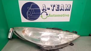 Gebruikte Koplamp rechts Peugeot 207 SW (WE/WU) 1.6 16V Prijs € 49,99 Margeregeling aangeboden door A-team Automotive