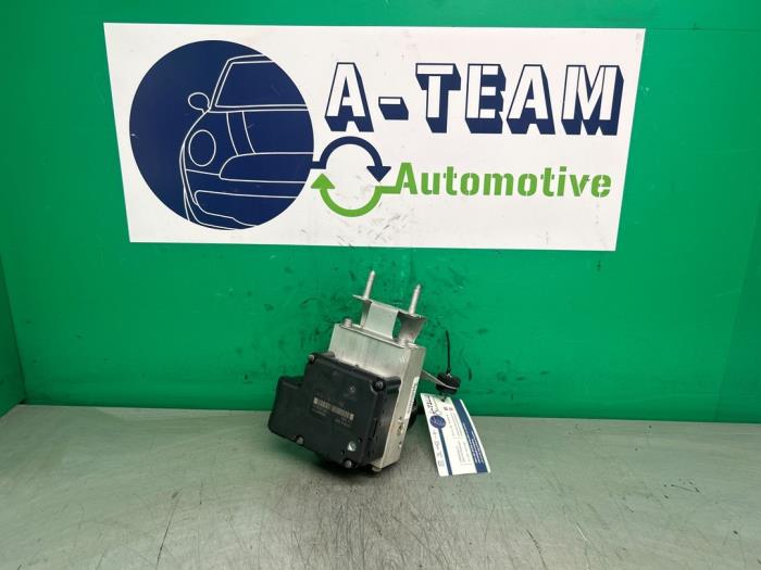Gebruikte ABS Pomp BMW 3 serie (E46/4) 320i 24V Prijs € 49,99 Margeregeling aangeboden door A-team Automotive