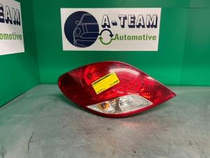 Gebruikte Achterlicht links Peugeot 207/207+ (WA/WC/WM) 1.6 HDi 16V Prijs € 29,99 Margeregeling aangeboden door A-team Automotive