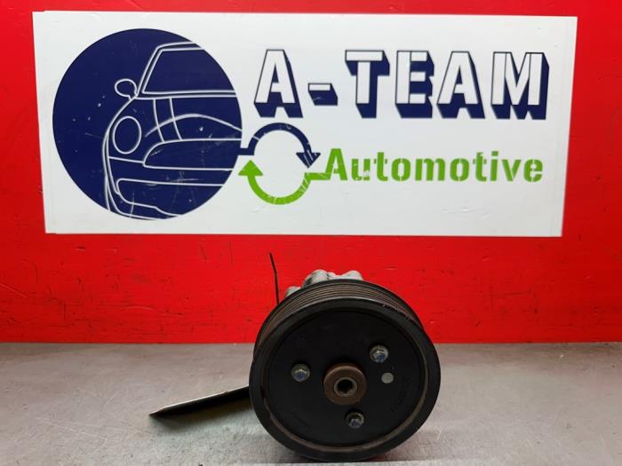 Gebruikte Pomp Servo Opel Movano 2.3 CDTi 16V FWD Prijs € 50,00 Margeregeling aangeboden door A-Team Automotive