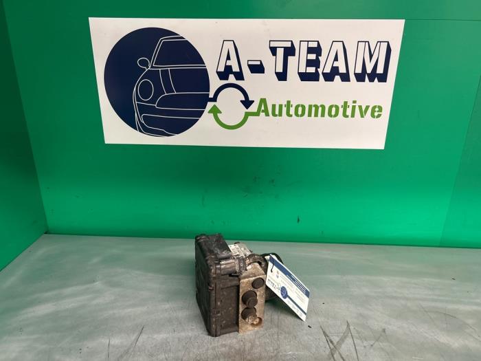 Gebruikte ABS Pomp Dodge Ram Van 2.4 16V Prijs € 99,99 Margeregeling aangeboden door A-team Automotive