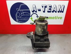Gebruikte Stuurbekrachtiging Pomp Volkswagen Polo IV (9N1/2/3) 1.2 12V Prijs € 49,99 Margeregeling aangeboden door A-Team Automotive