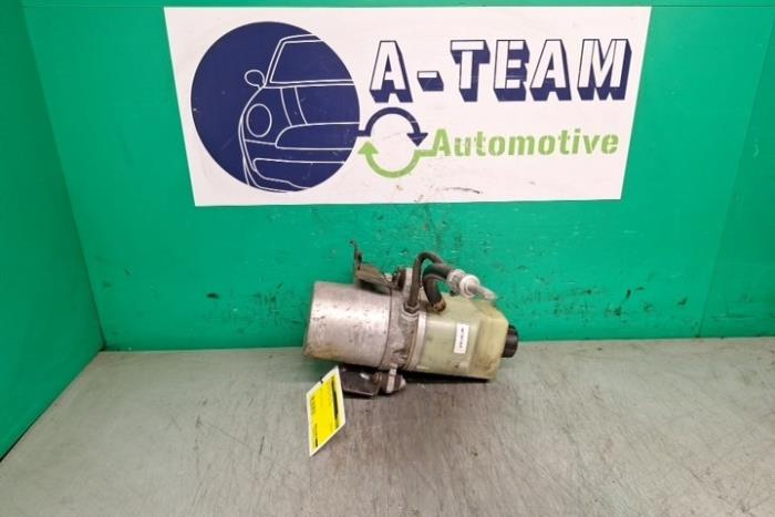 Gebruikte Pomp Servo Ford Focus 2 Wagon 1.6 TDCi 16V 110 Prijs € 124,99 Margeregeling aangeboden door A-team Automotive