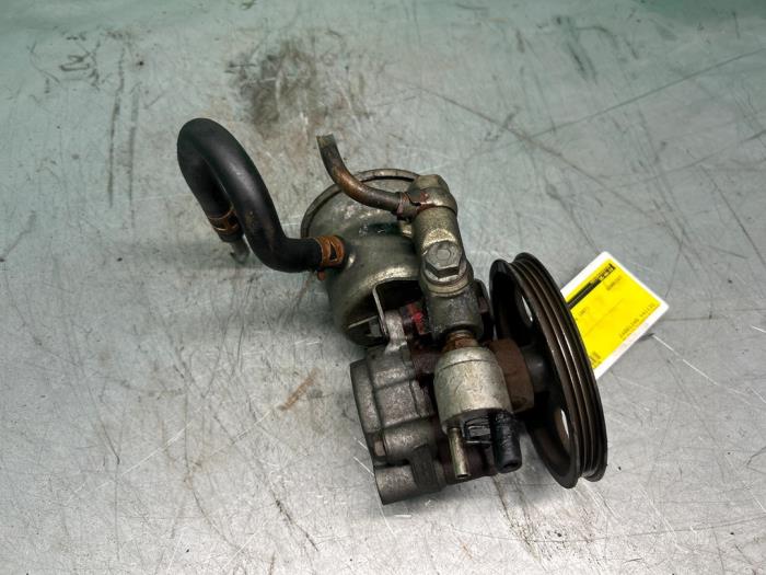 Stuurbekrachtiging Pomp van een Toyota Corolla (E10) 1.6i 16V 1997