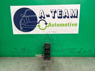 Gebruikte Elektrisch Raam Schakelaar Mercedes E (W212) E-350 CDI V6 24V BlueEfficiency Prijs € 39,99 Margeregeling aangeboden door A-team Automotive