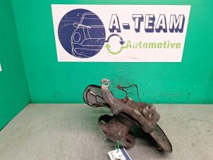 Gebruikte Asschenkel links-voor Mercedes E (R207) E-200 CGI 16V BlueEfficiency Prijs € 39,99 Margeregeling aangeboden door A-team Automotive