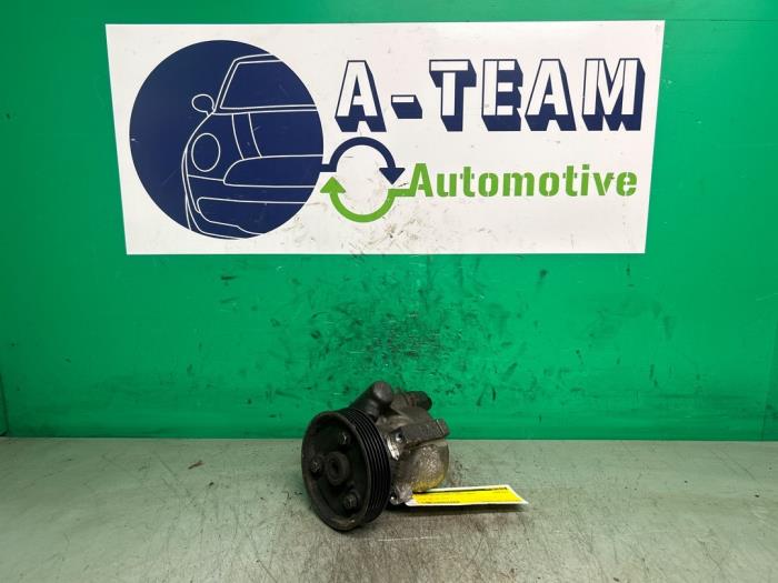 Gebruikte Servopomp Nissan Primastar 2.5 dCi 140 16V Prijs op aanvraag aangeboden door A-team Automotive