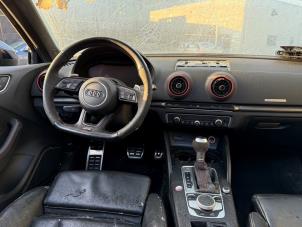 Gebruikte Middenconsoles Audi RS 3 Sportback (8VA/8VF) 2.5 TFSI 20V Quattro Prijs op aanvraag aangeboden door A-team Automotive