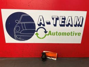 Gebruikte Handrem schakelaar Opel Insignia 2.0 CDTI 16V 130 Ecotec Prijs € 9,99 Margeregeling aangeboden door A-Team Automotive