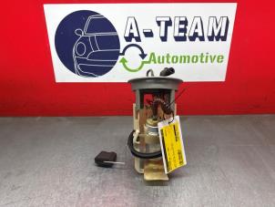 Gebruikte Benzinepomp BMW 3 serie (E46/4) 323i 24V Prijs € 39,99 Margeregeling aangeboden door A-Team Automotive