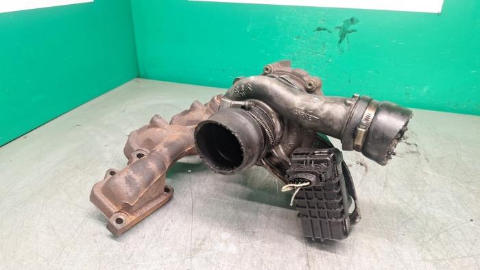 Turbo van een Peugeot Boxer (U9) 2.2 HDi 130 Euro 5 2012