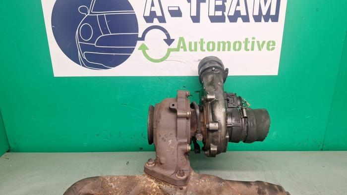 Turbo van een Peugeot Boxer (U9) 2.2 HDi 130 Euro 5 2012