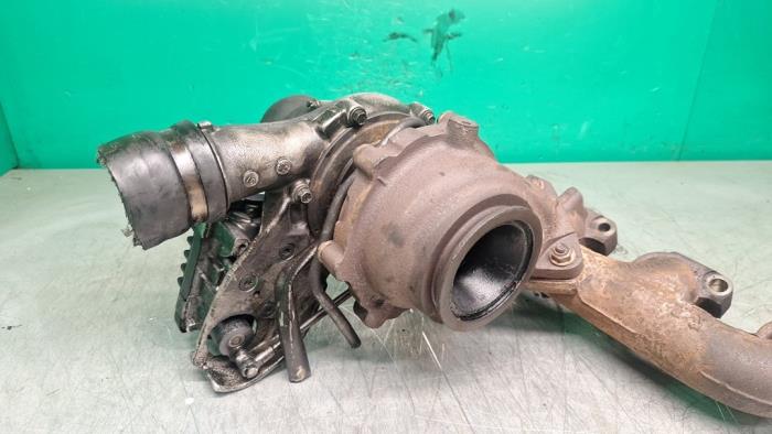 Turbo van een Peugeot Boxer (U9) 2.2 HDi 130 Euro 5 2012