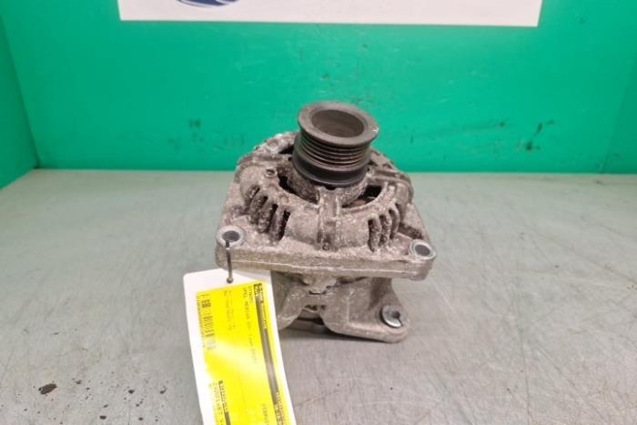 Dynamo van een Opel Meriva 1.6 16V 2010