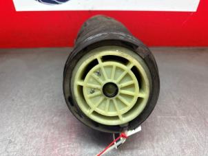 Gebruikte Luchtbalg Mercedes E Estate (S212) E-250 CDI 16V BlueEfficiency Prijs € 124,99 Margeregeling aangeboden door A-Team Automotive