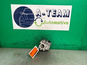 Gebruikte Gasklephuis Renault Laguna III Estate (KT) 2.0 Turbo 16V Prijs € 99,99 Margeregeling aangeboden door A-team Automotive