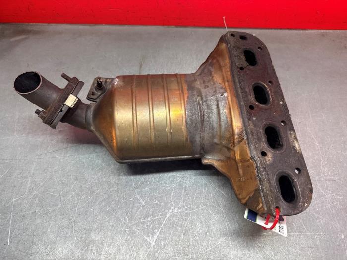 Katalysator van een Opel Corsa D 1.2 16V ecoFLEX Bi-Fuel 2012