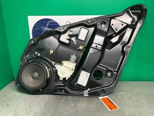 Gebruikte Ruitmechaniek 4Deurs links-achter Mercedes ML II (164/4JG) 3.0 ML-320 CDI 4-Matic V6 24V Prijs € 49,99 Margeregeling aangeboden door A-team Automotive