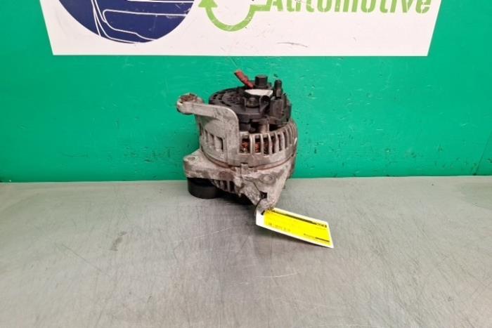 Dynamo van een BMW 5 serie (E60) 520i 24V 2003