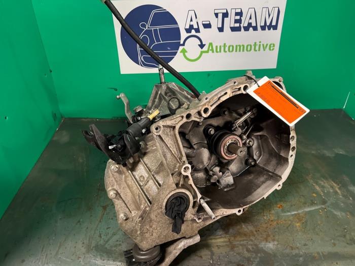 Gebruikte Versnellingsbak Renault Clio III (BR/CR) 1.2 16V 75 Prijs € 149,99 Margeregeling aangeboden door A-team Automotive
