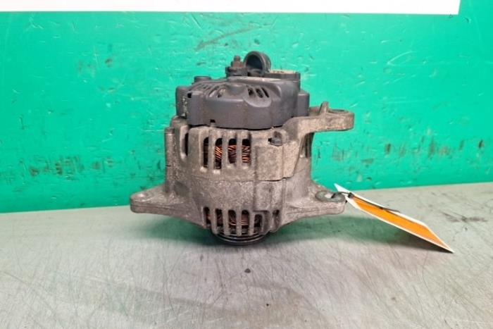 Dynamo van een Kia Sorento I (JC) 2.4 16V 2003