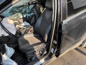 Gebruikte Voorstoel links Ford Kuga II (DM2) 1.5 EcoBoost 16V 150 Prijs € 149,99 Margeregeling aangeboden door A-team Automotive