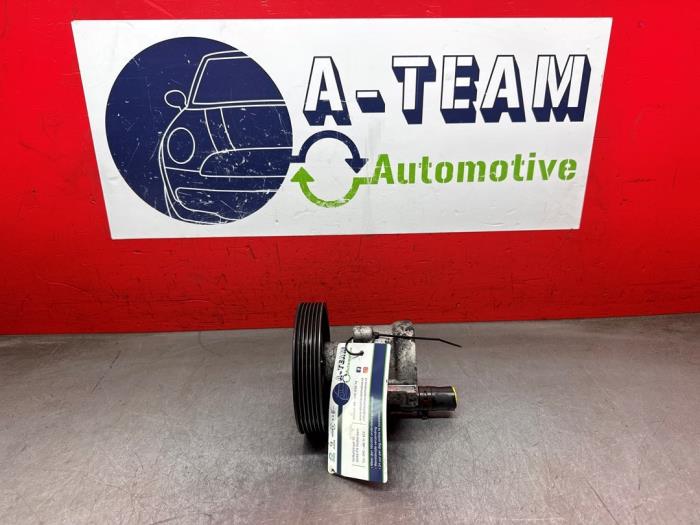 Gebruikte Pomp Servo Opel Vivaro 1.9 DTI 16V Prijs € 39,99 Margeregeling aangeboden door A-Team Automotive