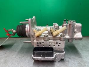 Gebruikte Rembol Toyota Auris Touring Sports (E18) 1.8 16V Hybrid Prijs € 299,99 Margeregeling aangeboden door A-team Automotive