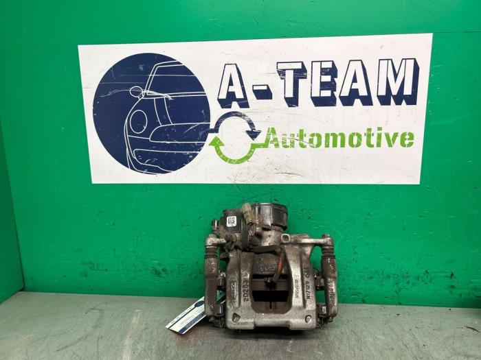 Remklauw (Tang) links-achter van een Ford Transit E-Transit 68 kWh 2023