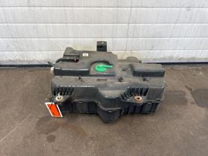 Gebruikte Ureumreservoir Renault Trafic (1FL/2FL/3FL/4FL) 2.0 dCi 16V 120 Prijs € 274,99 Margeregeling aangeboden door A-team Automotive