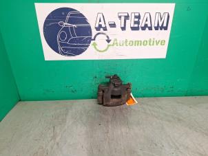 Gebruikte Remklauw (Tang) rechts-voor Toyota Aygo (B10) 1.0 12V VVT-i Prijs € 9,99 Margeregeling aangeboden door A-team Automotive